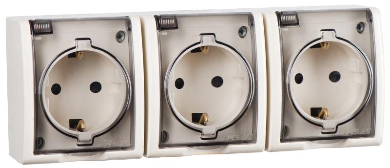Розетка тройная IP54 с крышкой, заземле…