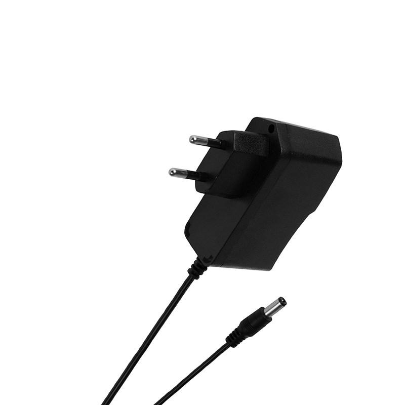 Источник питания 110-220V AC/5V DC, 1А, 5W с DC разъемом подключения 5.5*2.1, без влагозащиты (IP23)