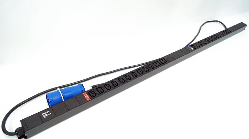 SHE-20IEC-4BIEC-3PVB Блок розеток, вертикальный, 20 розеток IEC320 C13, 4 розетки IEC320 C19,1700x44.4x44.4 мм