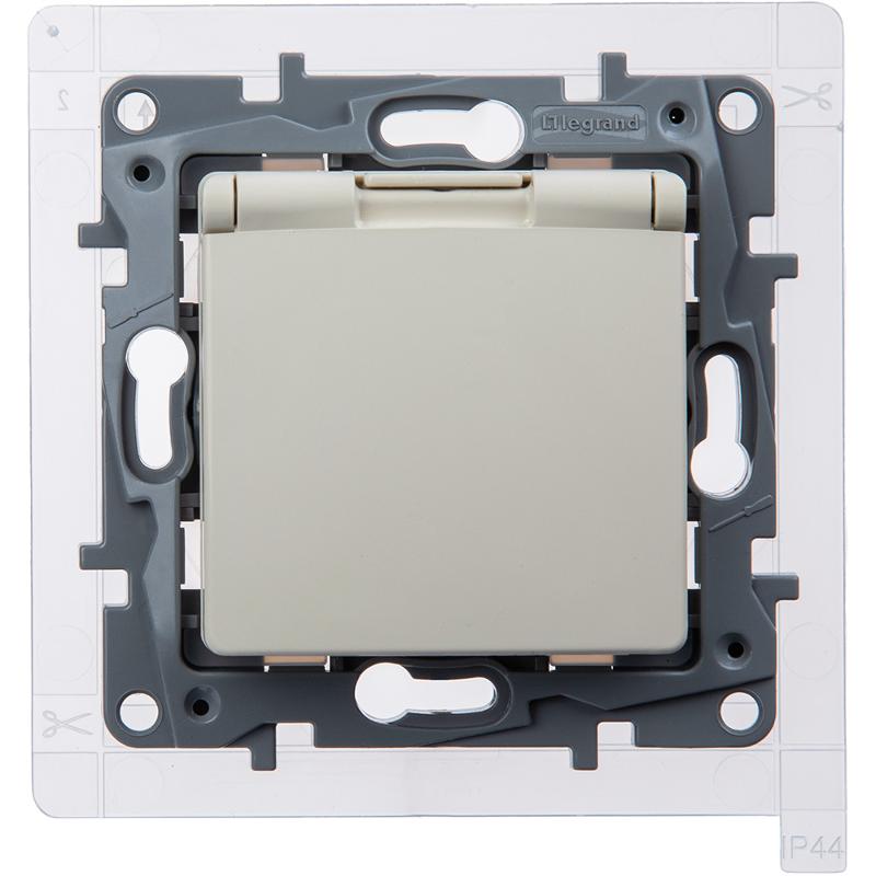 Розетка с заземлением IP44 - Legrand Etika - со шторками с защитной крышкой 16А 250В безвинтовые зажимы - слоновая кость