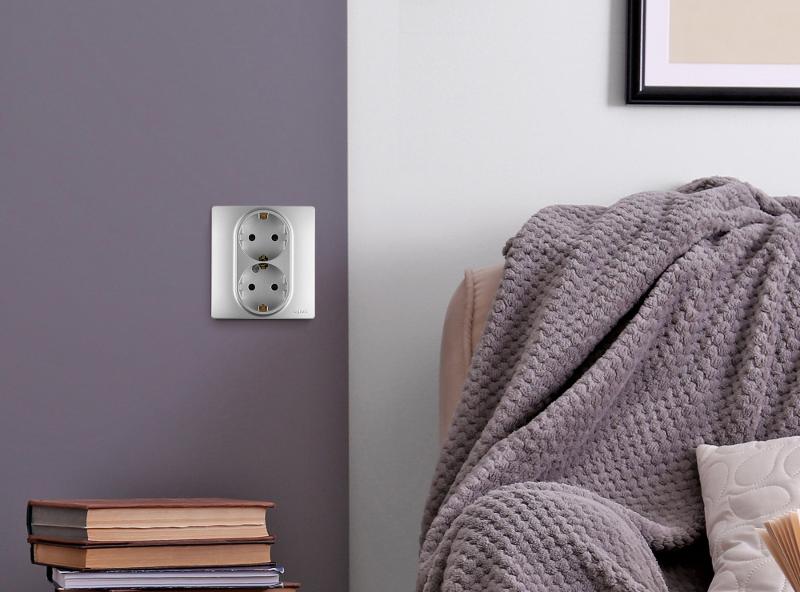 Розетка двойная с заземлением - Legrand Inspiria - со шторками в сборе 16А 250В безвинтовые зажимы - алюминий
