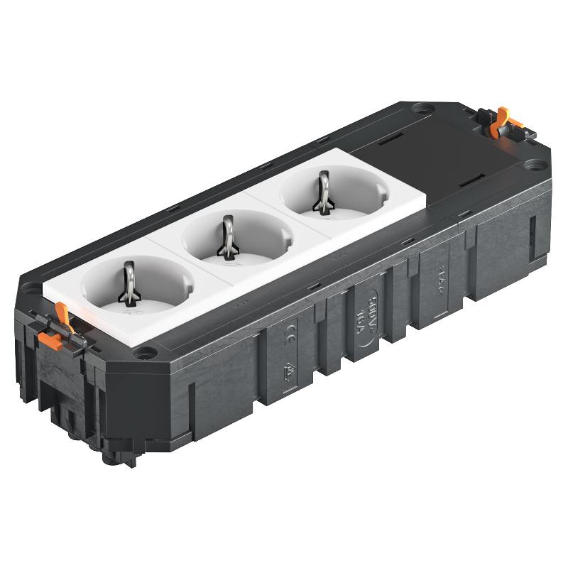 Коробка монтажная укомплектованная UT4 GST18i (3 розетки)