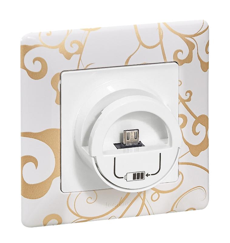 Valena LIFE DIY Белый Зарядная станция MicroUSB 240В/5В 1500мА с подставкой для смартф/планш