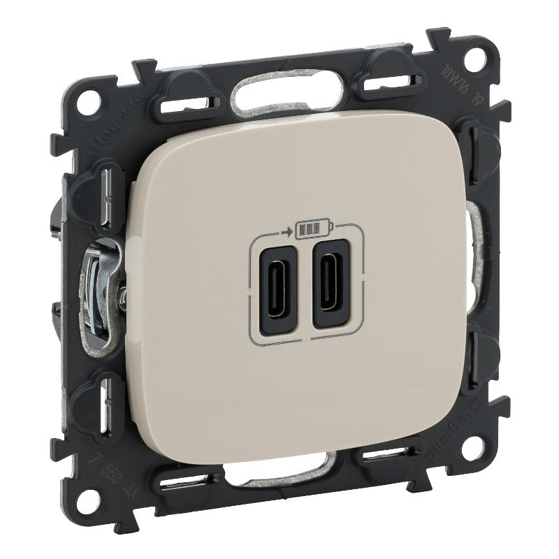 Valena ALLURE Сл. кость Зарядное устройство с 2-мя USB-разьемами тип С-тип С 240В/5В 3000мА С лицевой панелью