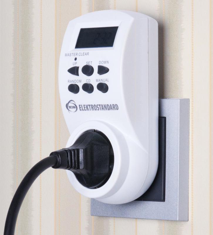 TMH-E-4 16A x1 IP20 Белый розетка-таймер