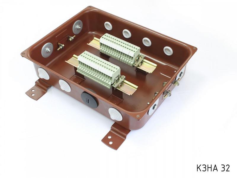 Коробка распределительная с зажимами наборными КЗНА-32 У3 IP43