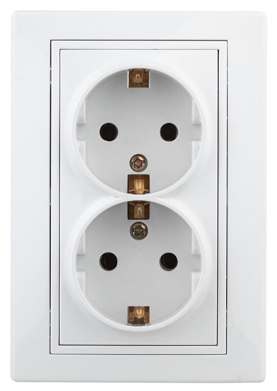 Розетка Intro Plano 1-205-01 с заземлением двойная 2X2P+E Schuko, 16А-250В, IP20, СУ, белый